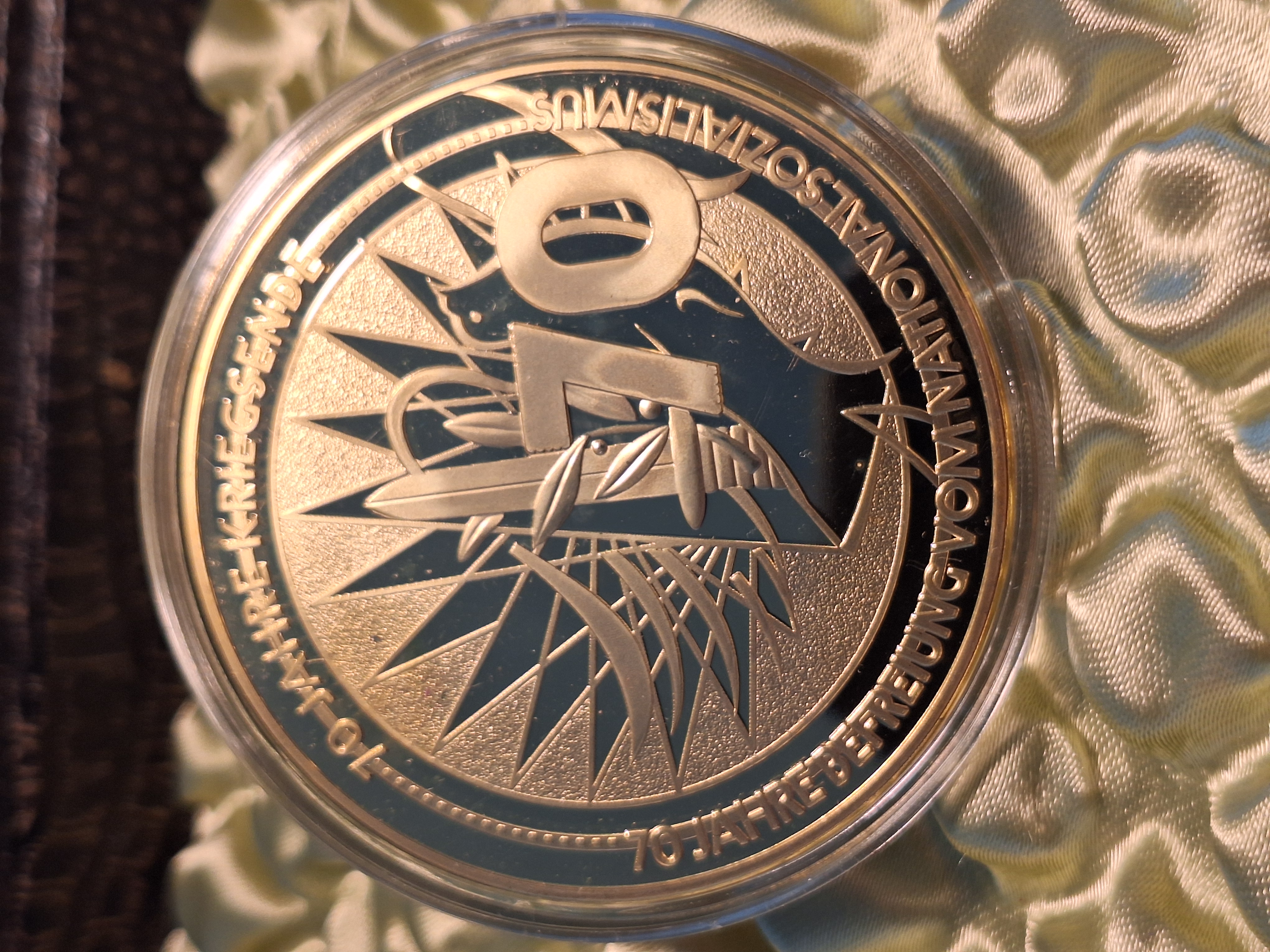 Medaille - Tag der Befreiung — Bild 4