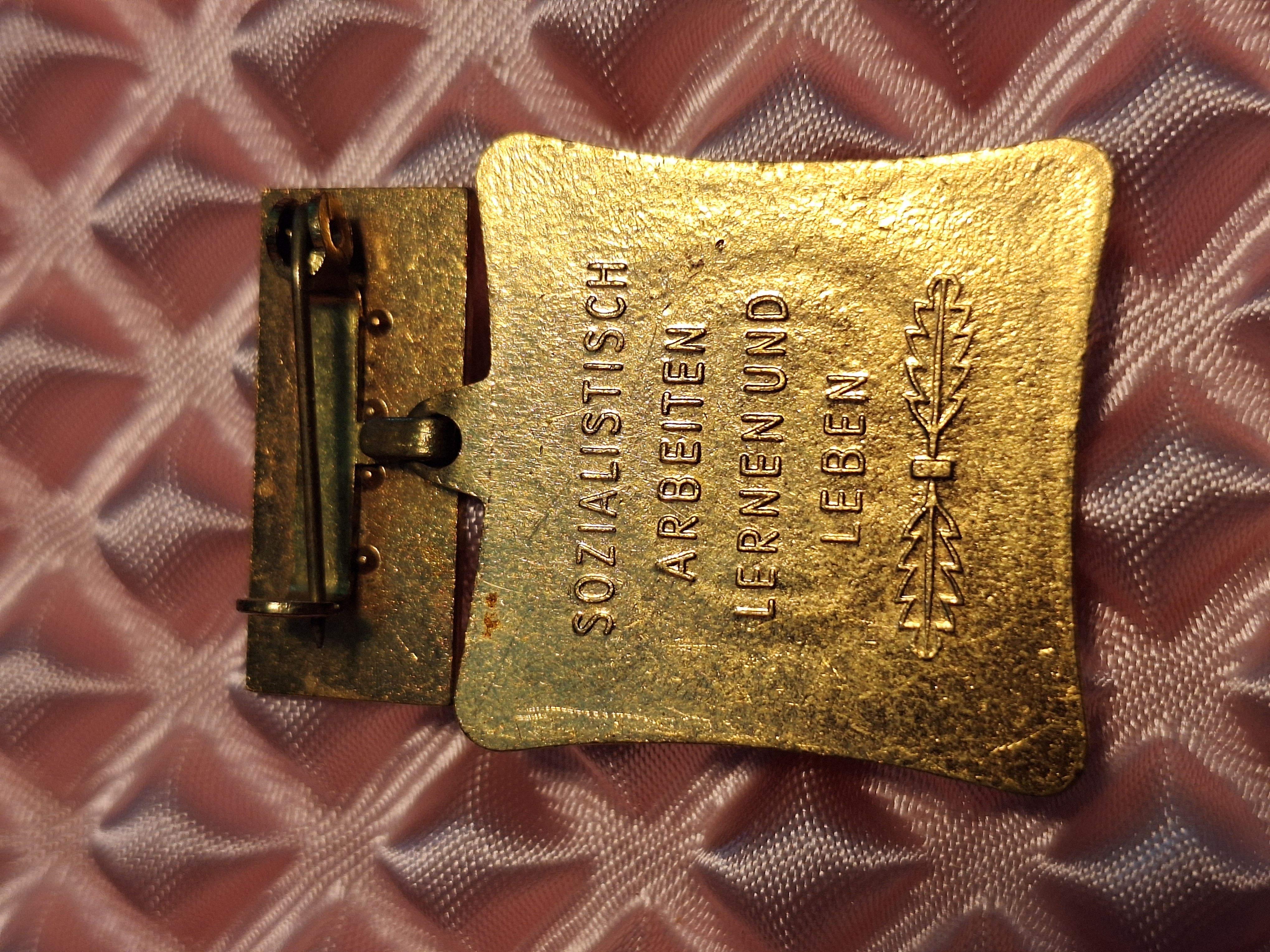 DDR - MEDAILLE KOLLEKTIV DER SOZIALISTISCHEN ARBEIT — Bild 2