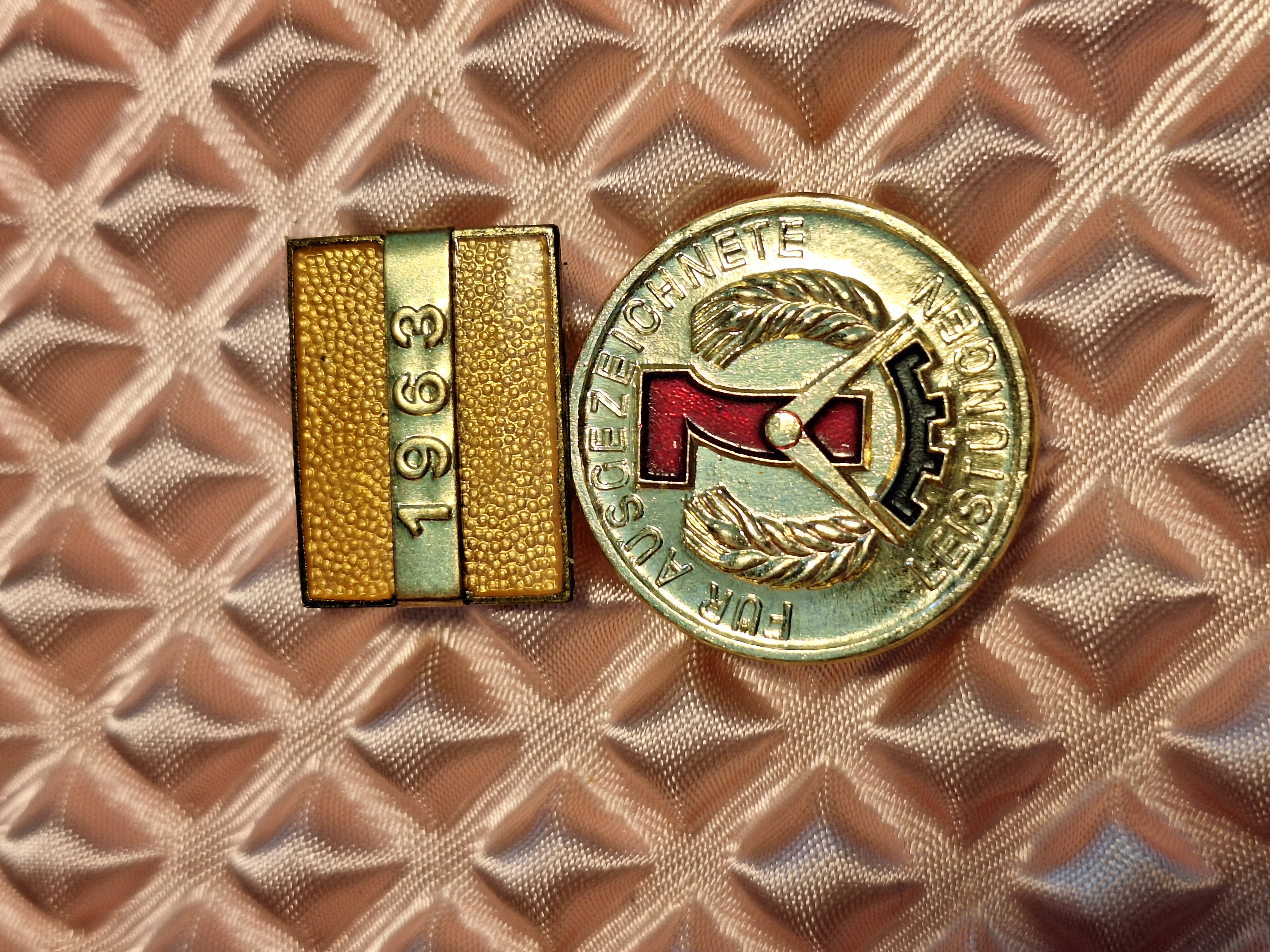 DDR - Medaille für ausgezeichnete Leistungen, 1963, 1963