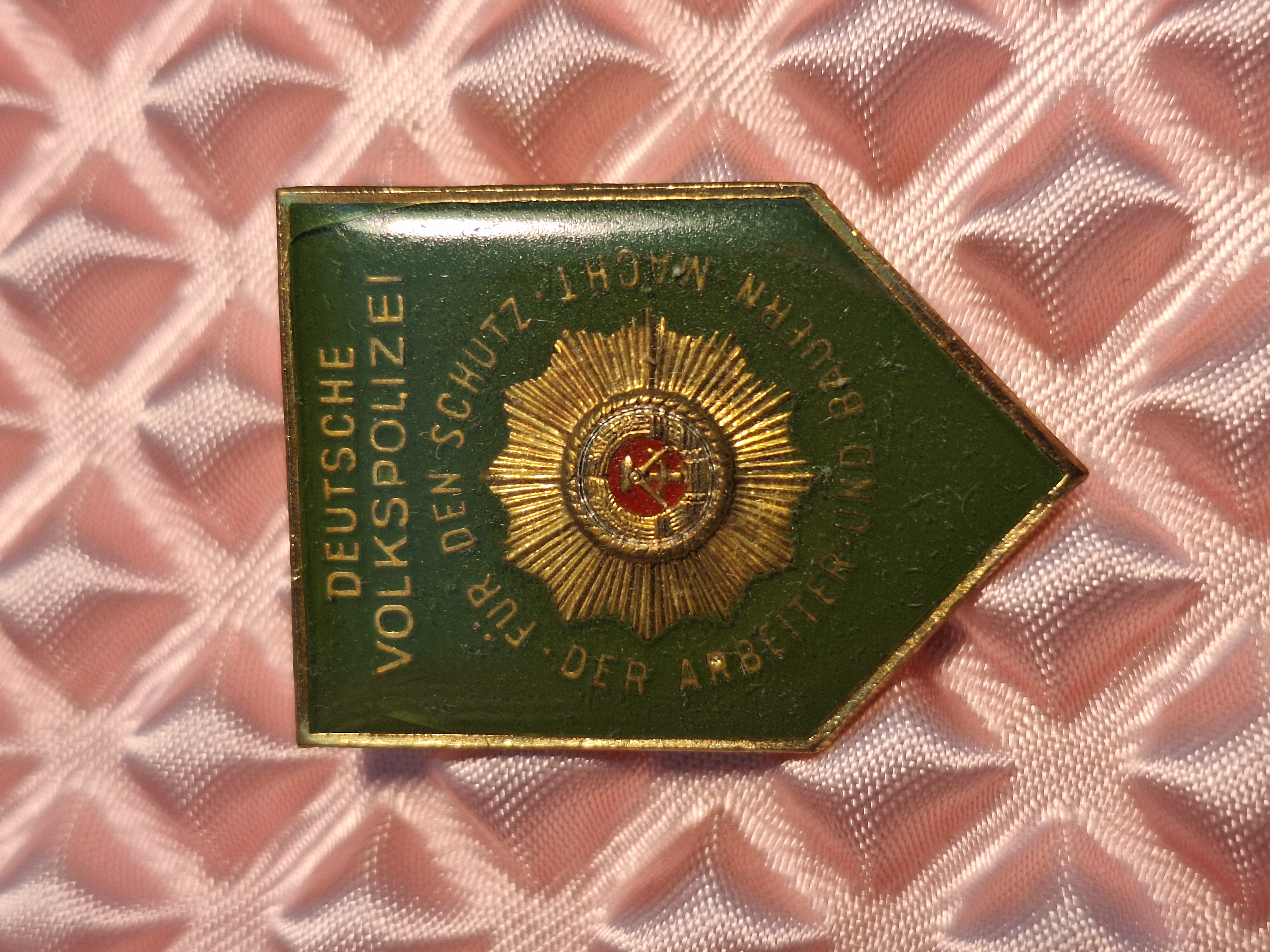 DDR - MdI Abzeichen Volkspolizei Für den Schutz der Arbeiter- und Bauernmacht
