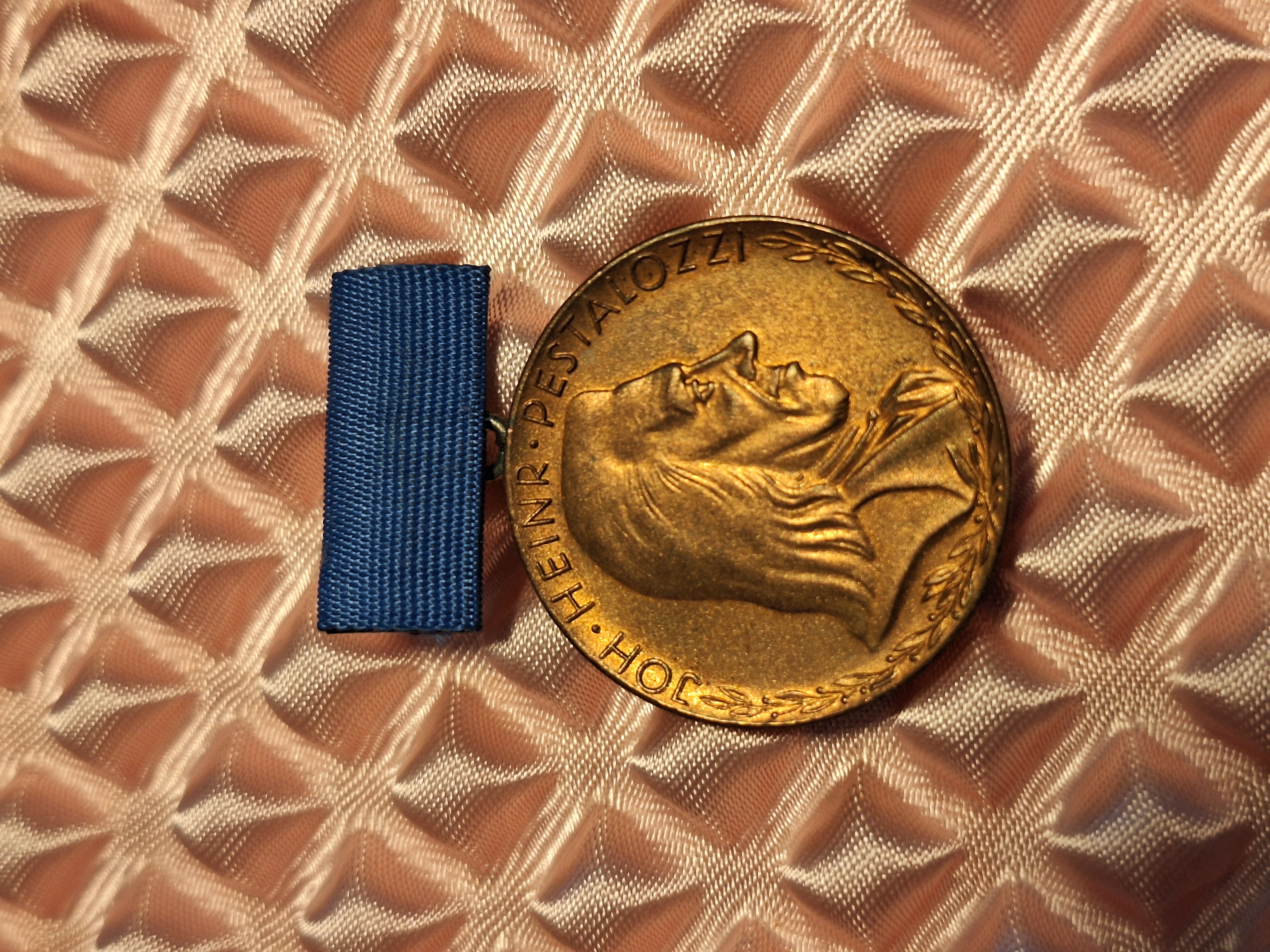 DDR - Kult Abzeichen Orden Medaille DDR - Johann-Heinrich Pestalozzi