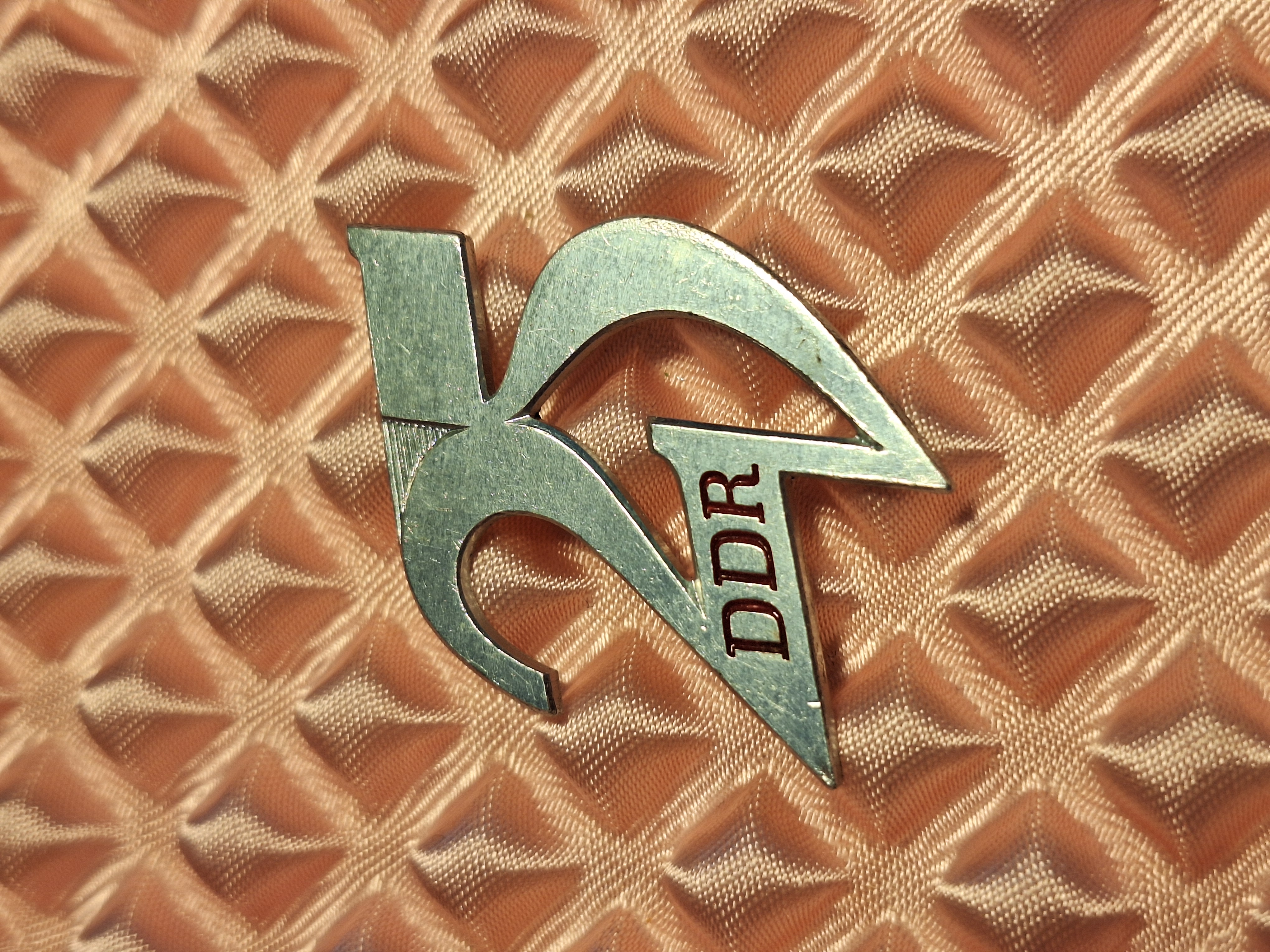 DDR - Abzeichen Anstecker 25 Jahre DDR, 1974