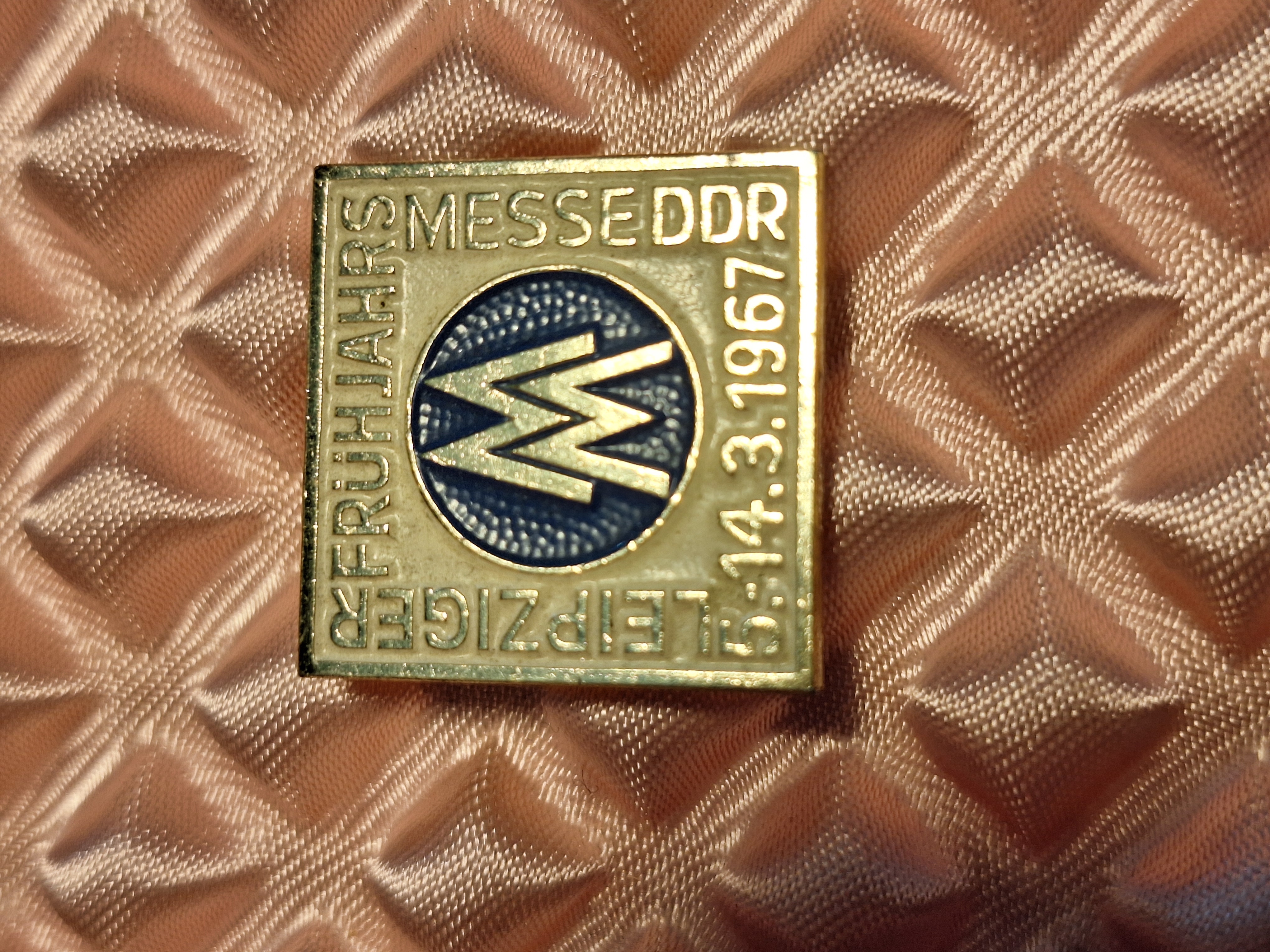 DDR -1967 Leipzig East Germany Fruhjahrsmesse DDR GDR Trade Fair Show MM Pin Badge, 1967