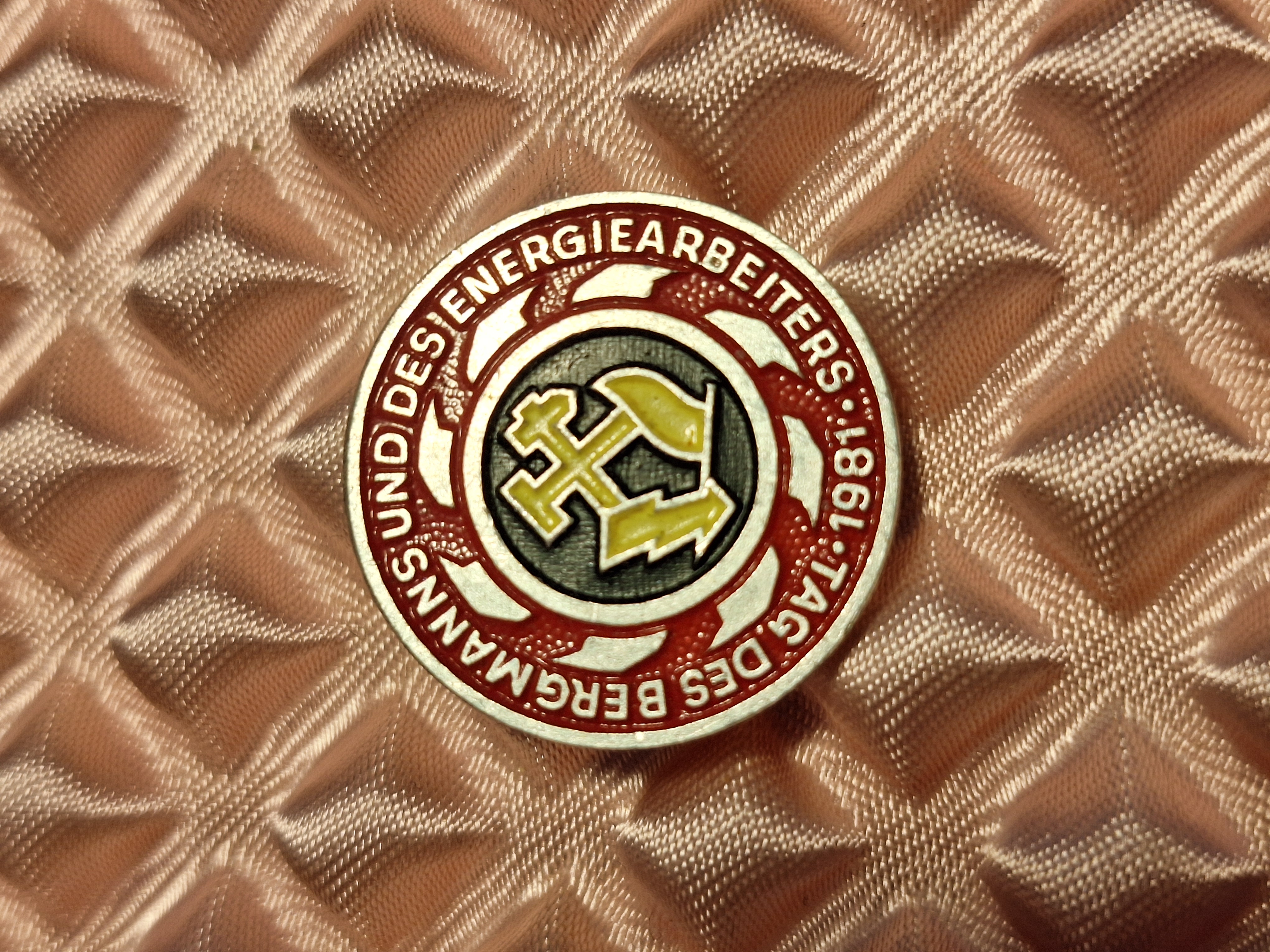 DDR - Abzeichen Tag des Bergmanns und des Energiearbeiters der DDR 1981, 1981
