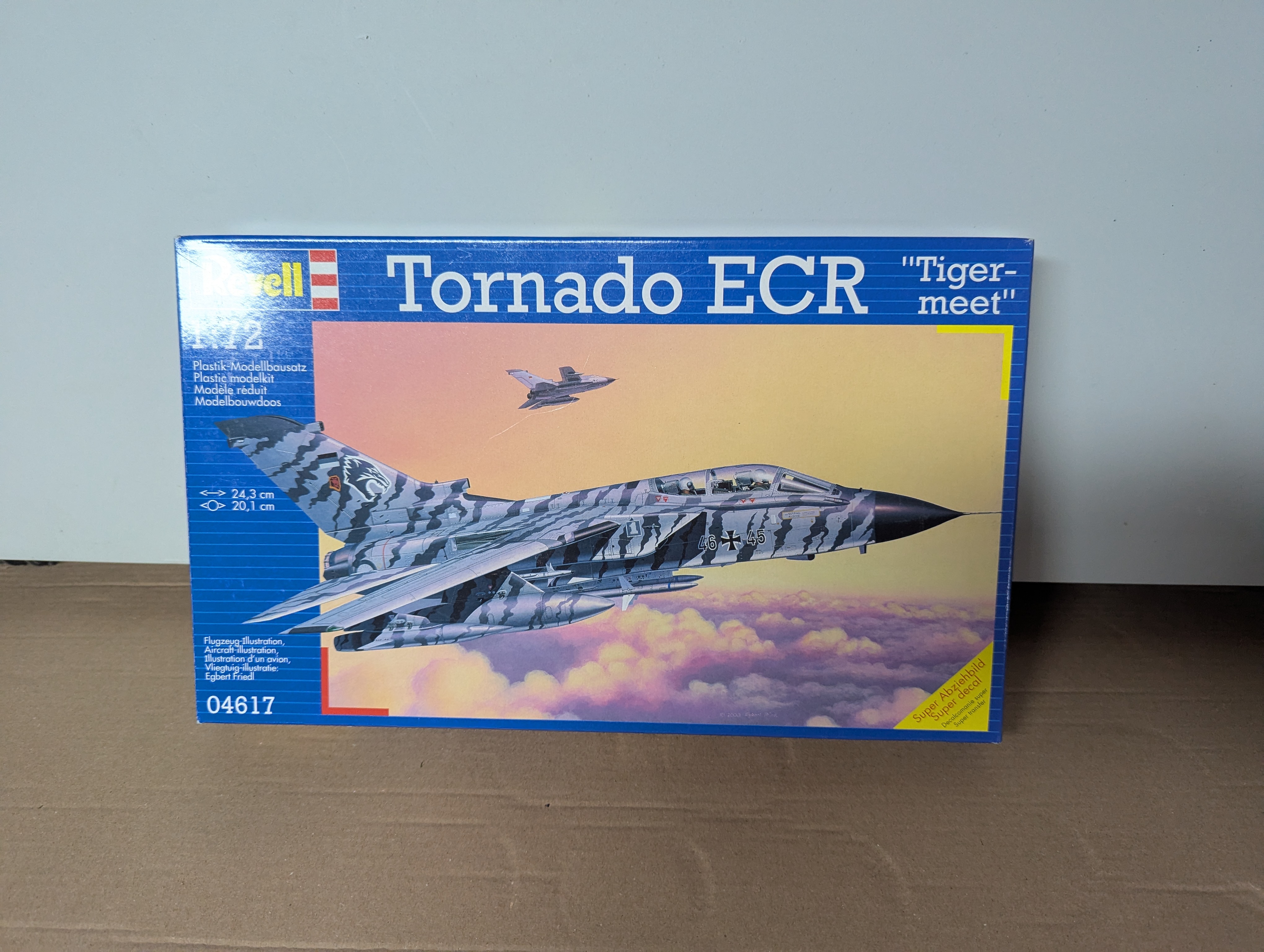 Modell Flugzeug - Revell Germany 1:72 Tornado ECR - Bausatz