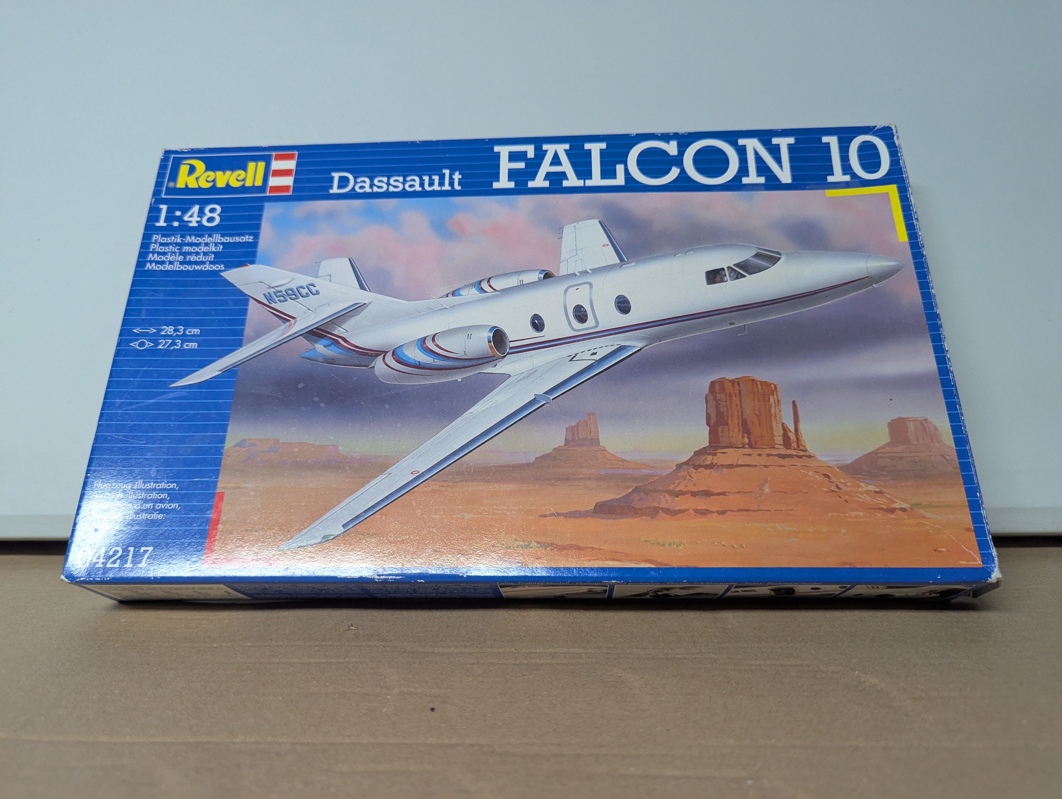 Modell Flugzeug - Revell 04217 Dassault Falcon 10 1:48  - Bausatz