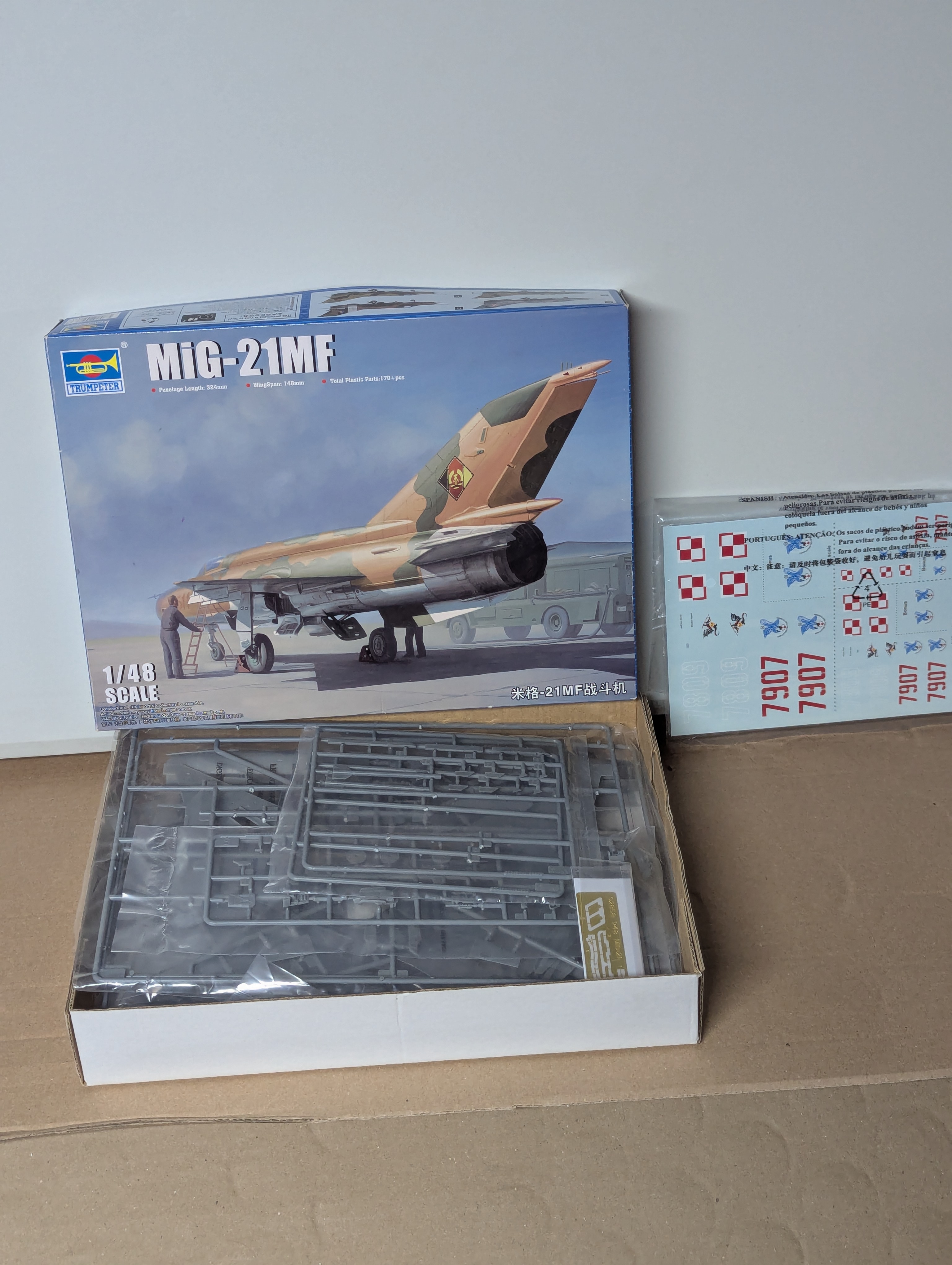 Modell Flugzeug - Trumpeter 02863 - 1:48 MiG-21MF Fighter  - Bausatz — Bild 2