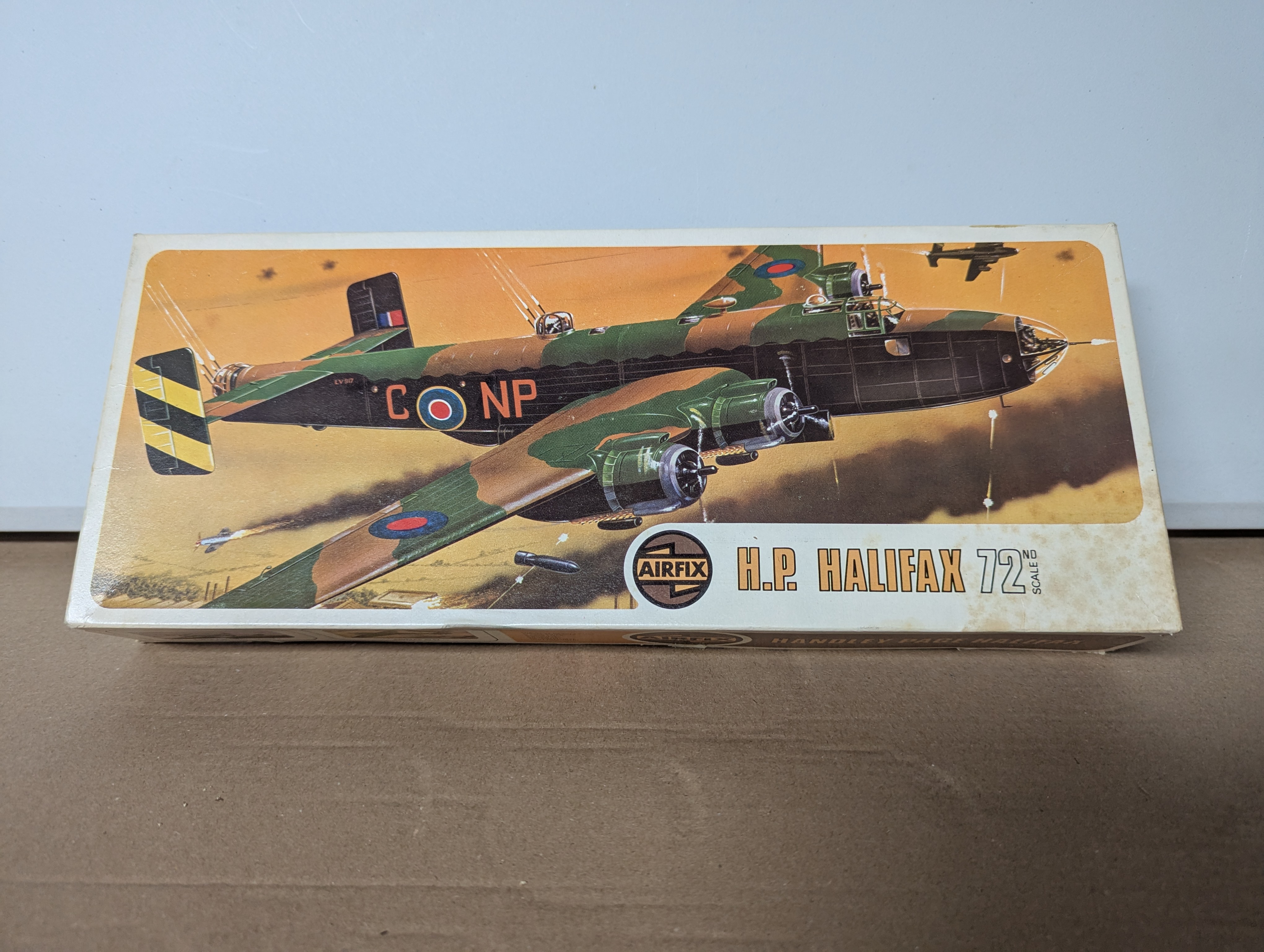 Modell Flugzeug - AirFix 1:72 Hadley Page Halifax B.III Model Kit - Bausatz