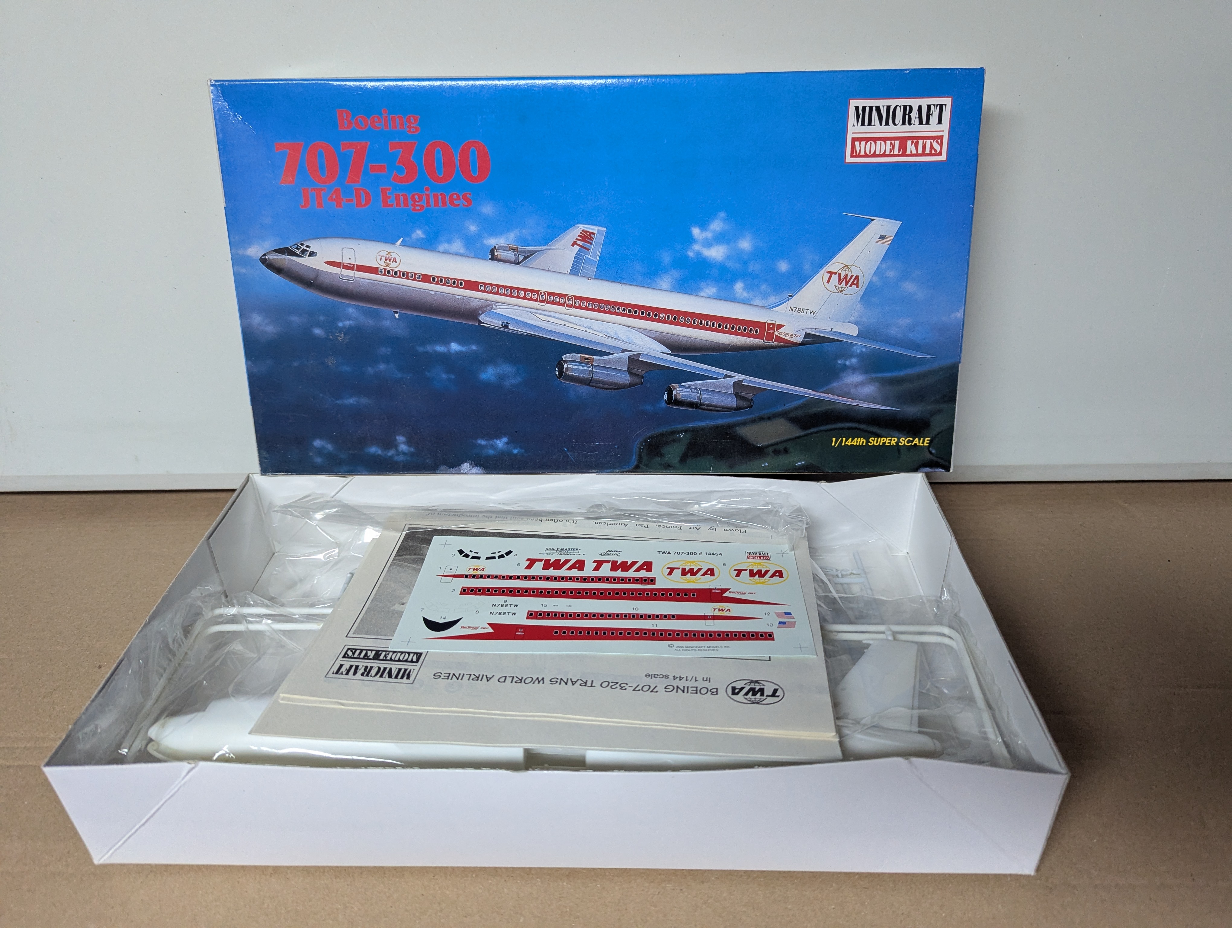 Modell Flugzeug - Minicraft 14651 TWA Boeing 707-331 - Bausatz — Bild 2