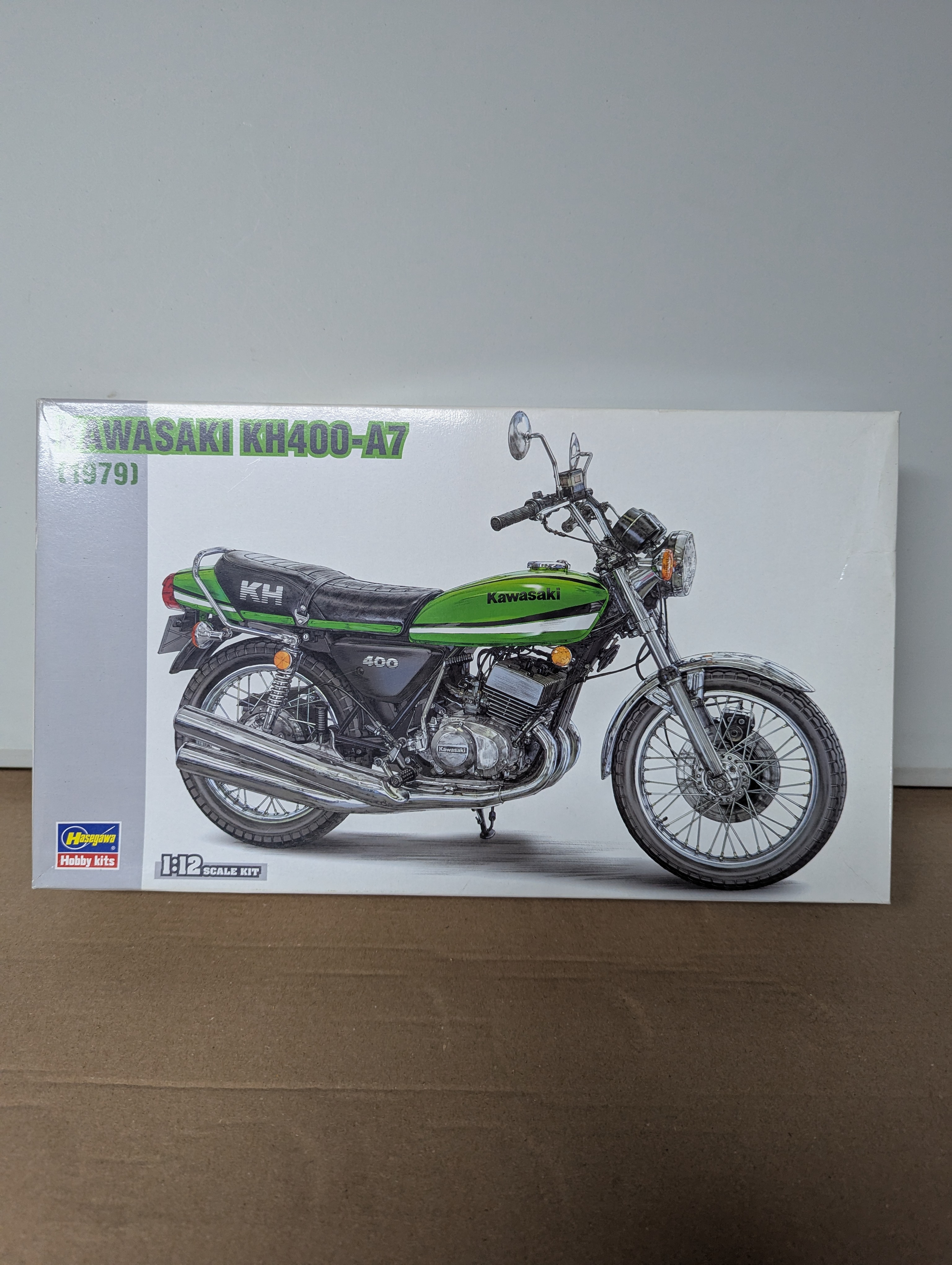 Modell Motorrad - Hasegawa BK6 Kawasaki KH-400-A7 1:12 Serie Japan - Bausatz