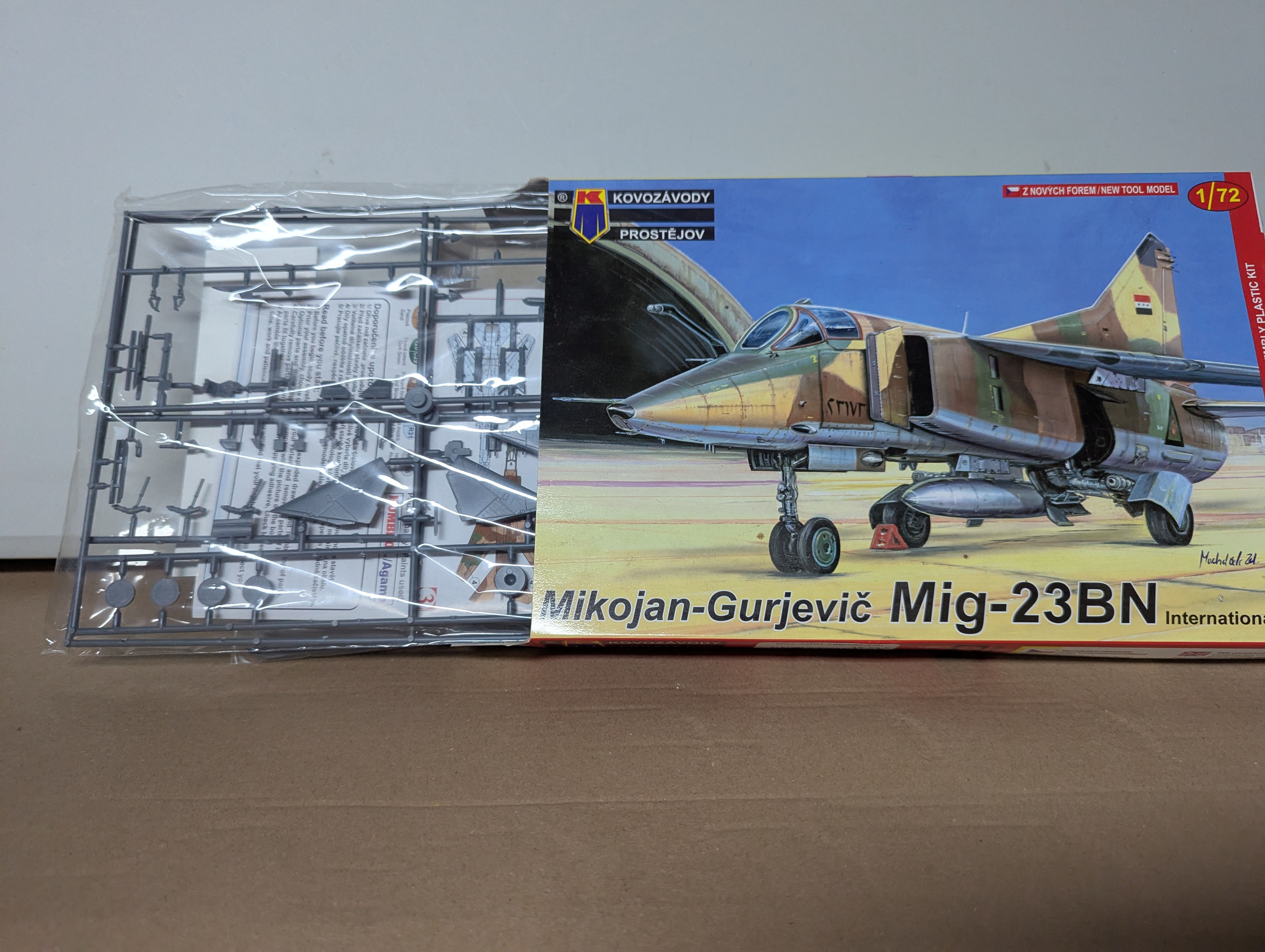 Modell Flugzeug - Kovozavody Prostejov 72096 MiG-23BN International  - Bausatz — Bild 2