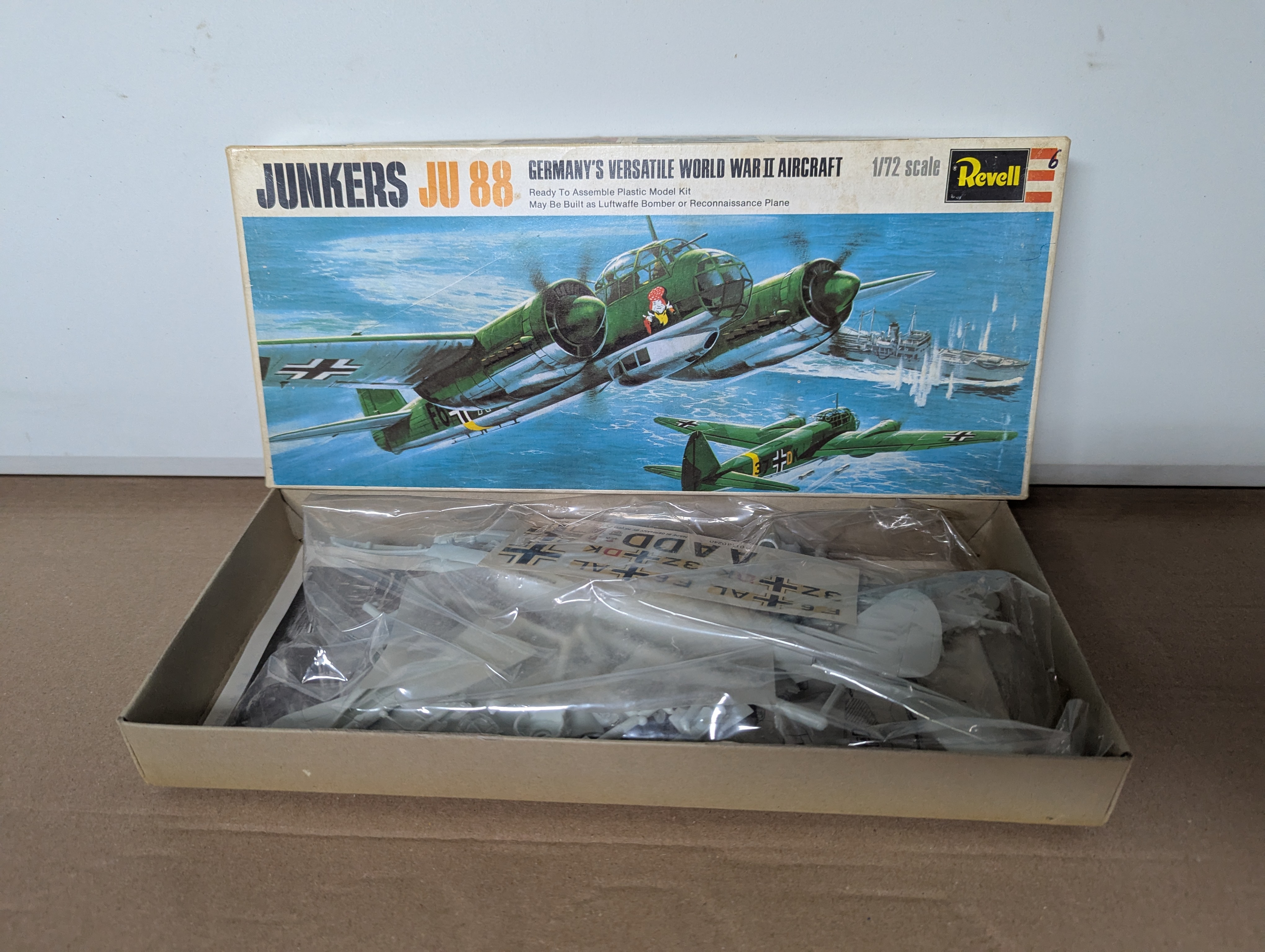 Modell Flugzeug - Revell 1:72  Flugzeug Junkers Ju 88 Bomber - Bausatz — Bild 2