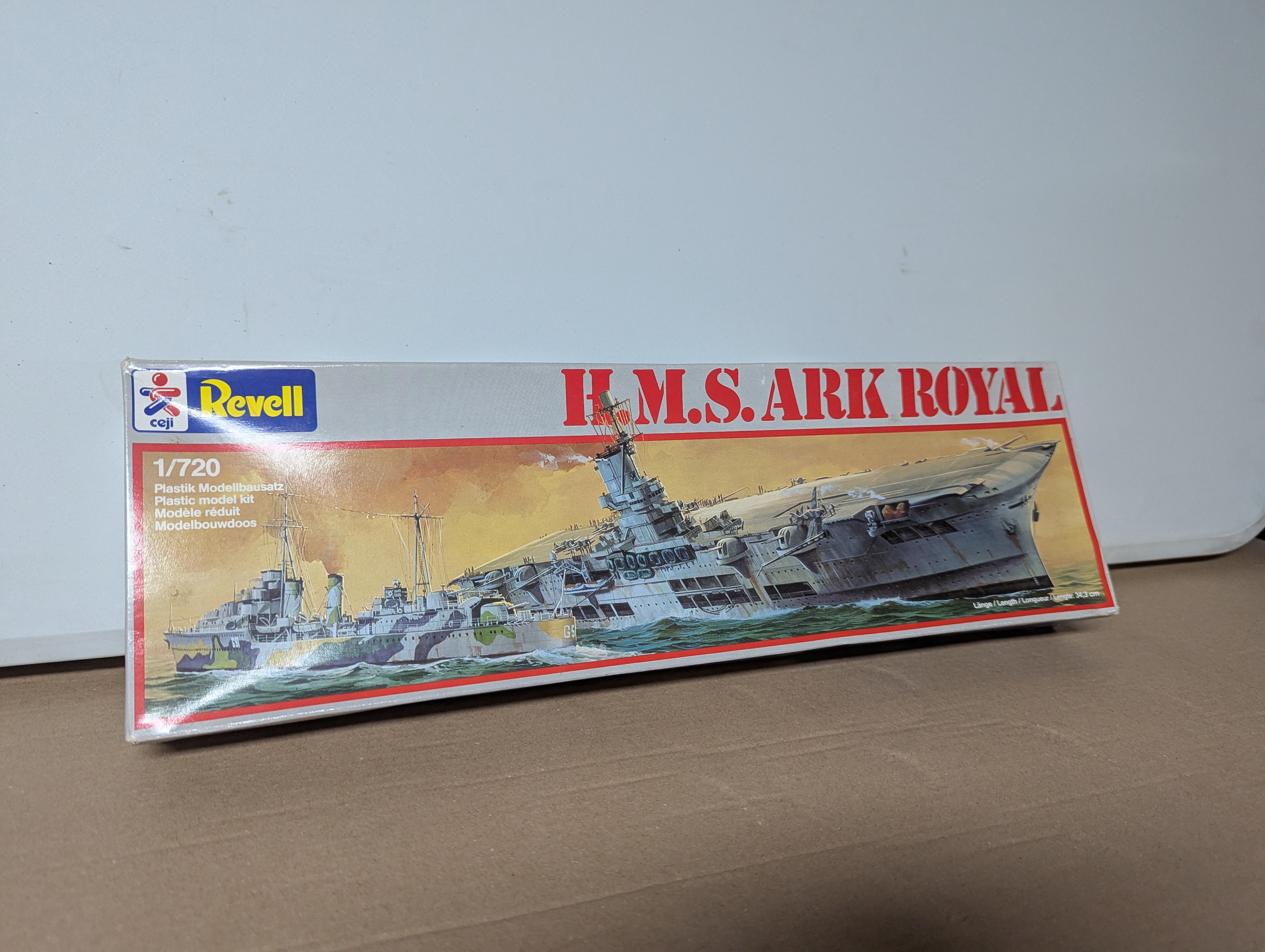 Modell Schiff - HMS Ark Royal Battleship Revell 5038 1:720 Scale - Bausatz