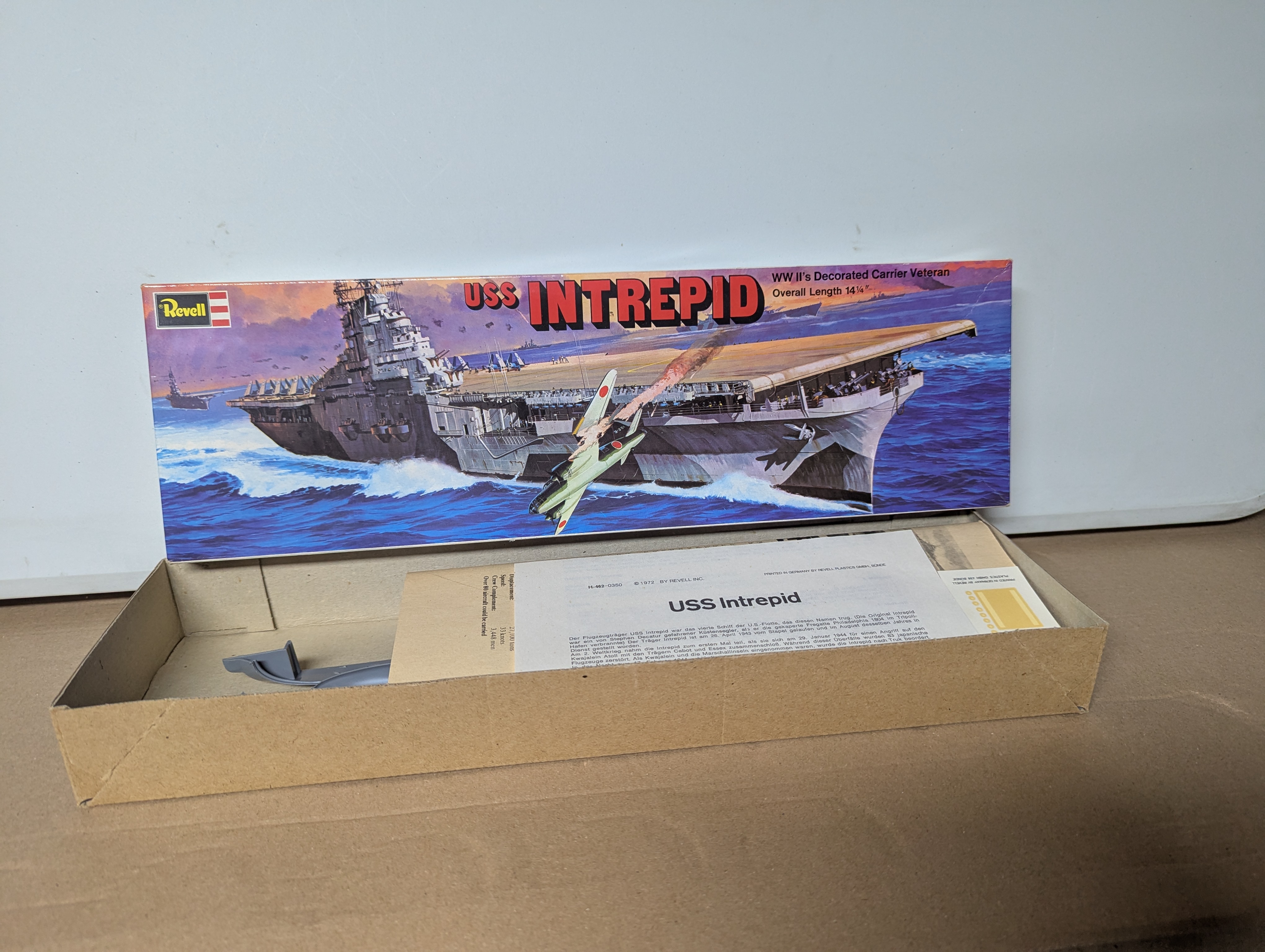 Modell Schiff - Revell 462 1:720 USS Intrepid WWII - Bausatz — Bild 2