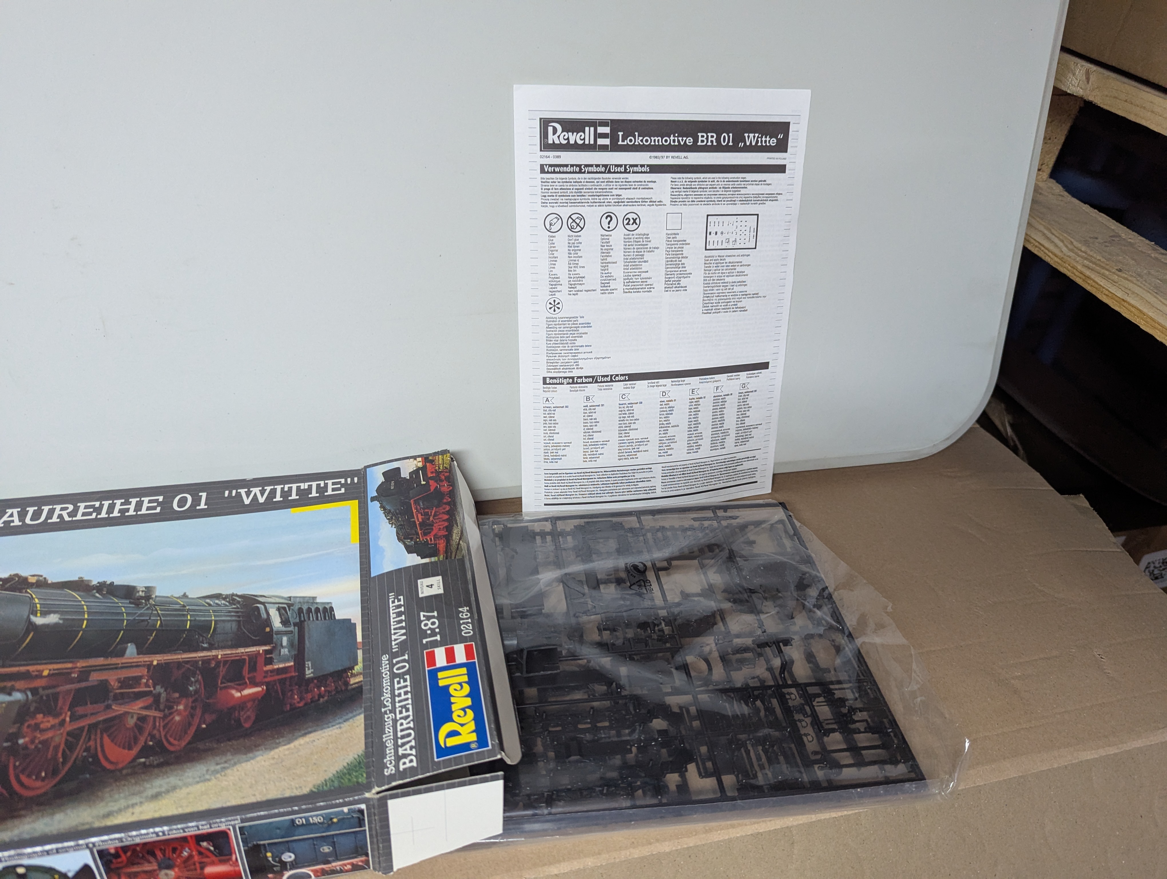 Modell Zug - Revell 02164 - Schnellzug-Lokomotive - Bausatz — Bild 2