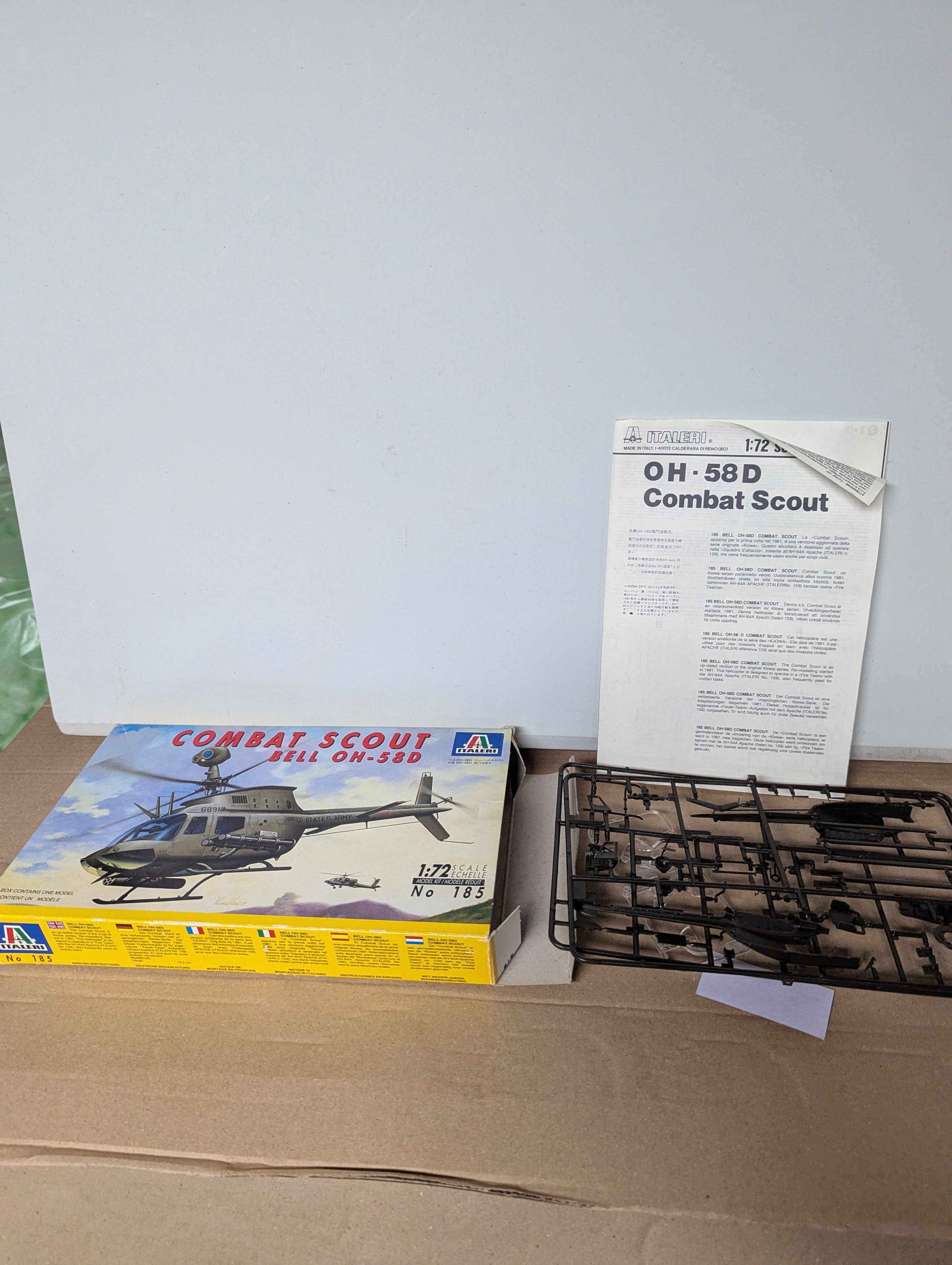Modell Hubschrauber - ITALERI 1:72 COMBAT SCOUT BELL OH-58 D  - Bausatz — Bild 2