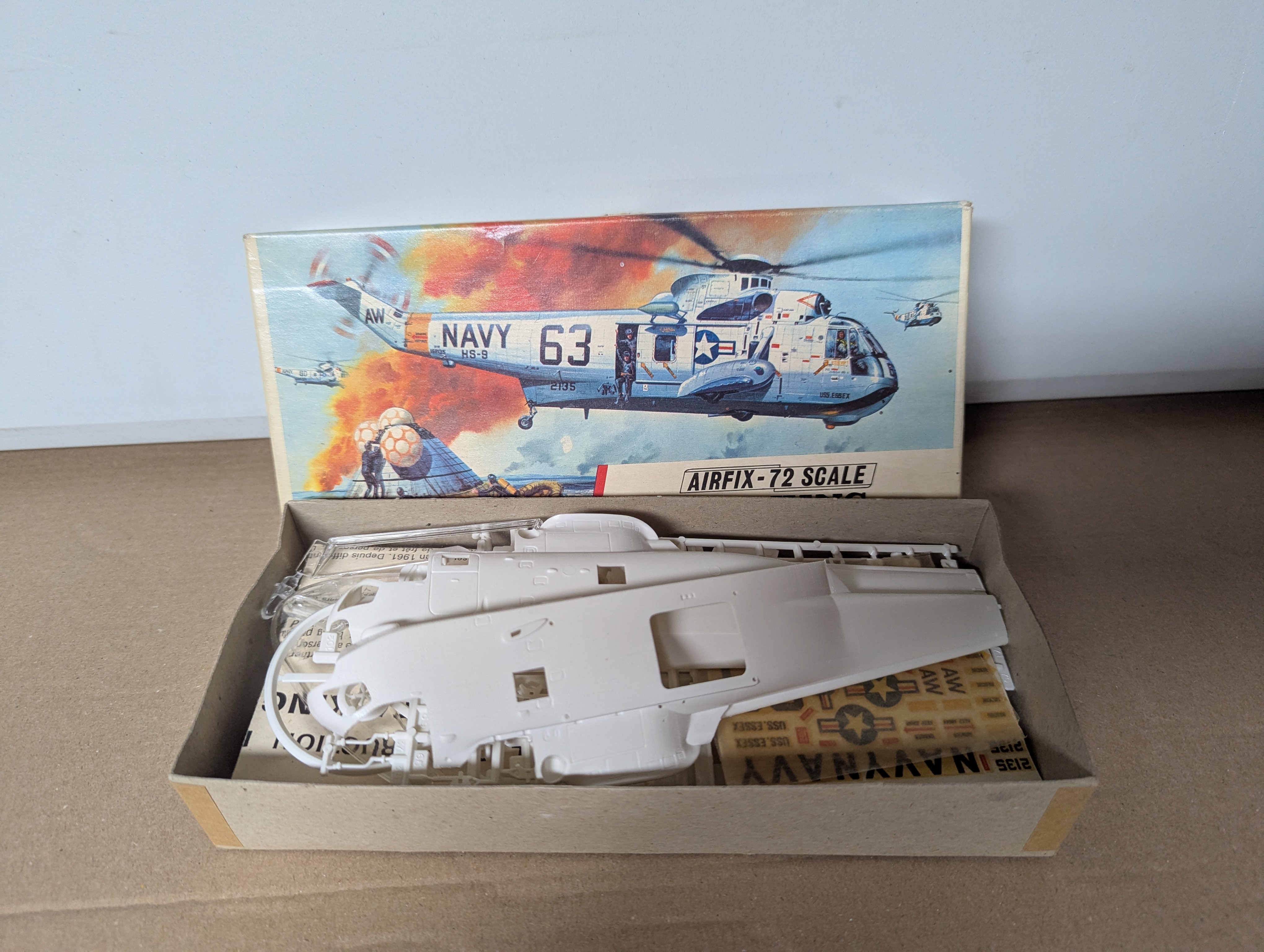 Modell Hubschrauber - First Issue AirFix Sea King Sikorsky 1:72 - Bausatz — Bild 2