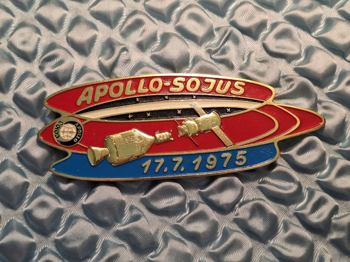 Gedenkmedaille - APOLLO-SOJUS 17.7.1975 - DDR Medaille mit Verpackung — Bild 3