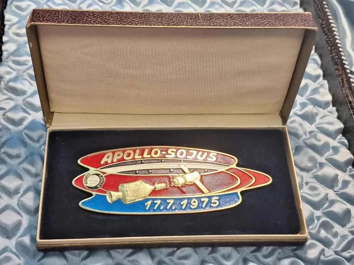 Gedenkmedaille - APOLLO-SOJUS 17.7.1975 - DDR Medaille mit Verpackung, 1975